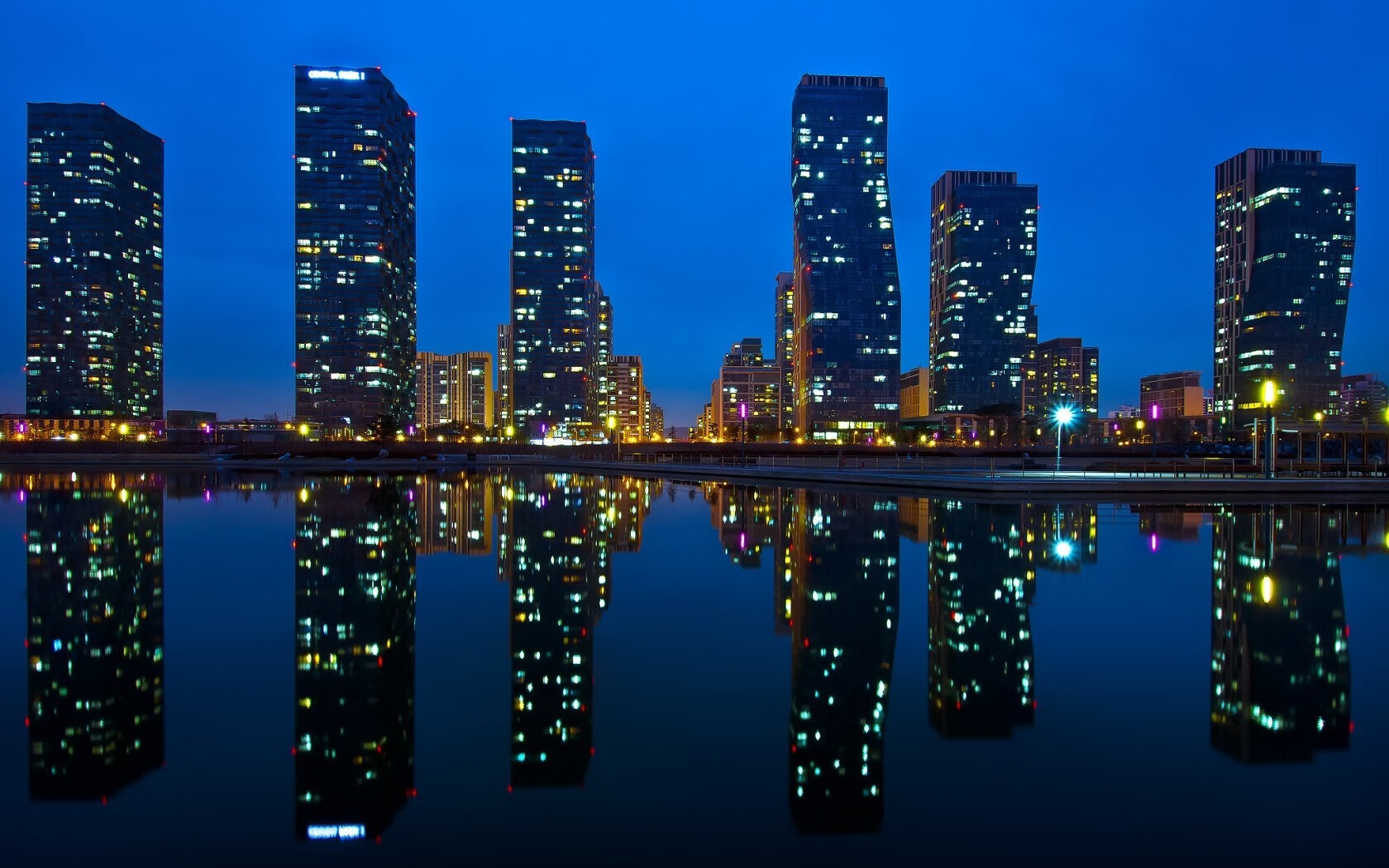 九游网游官网-掘金中锋约基奇致命三分帮助战胜湖人，约基奇砍下27分11助 掘金5人得分上双