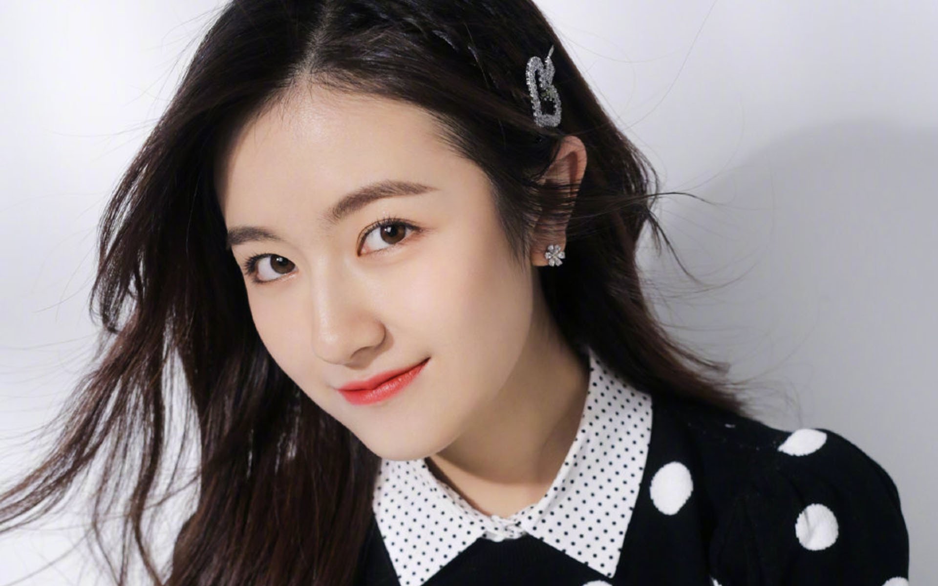 美国反曲弓女队在巴黎世锦赛中获得银牌，反曲弓世界纪录